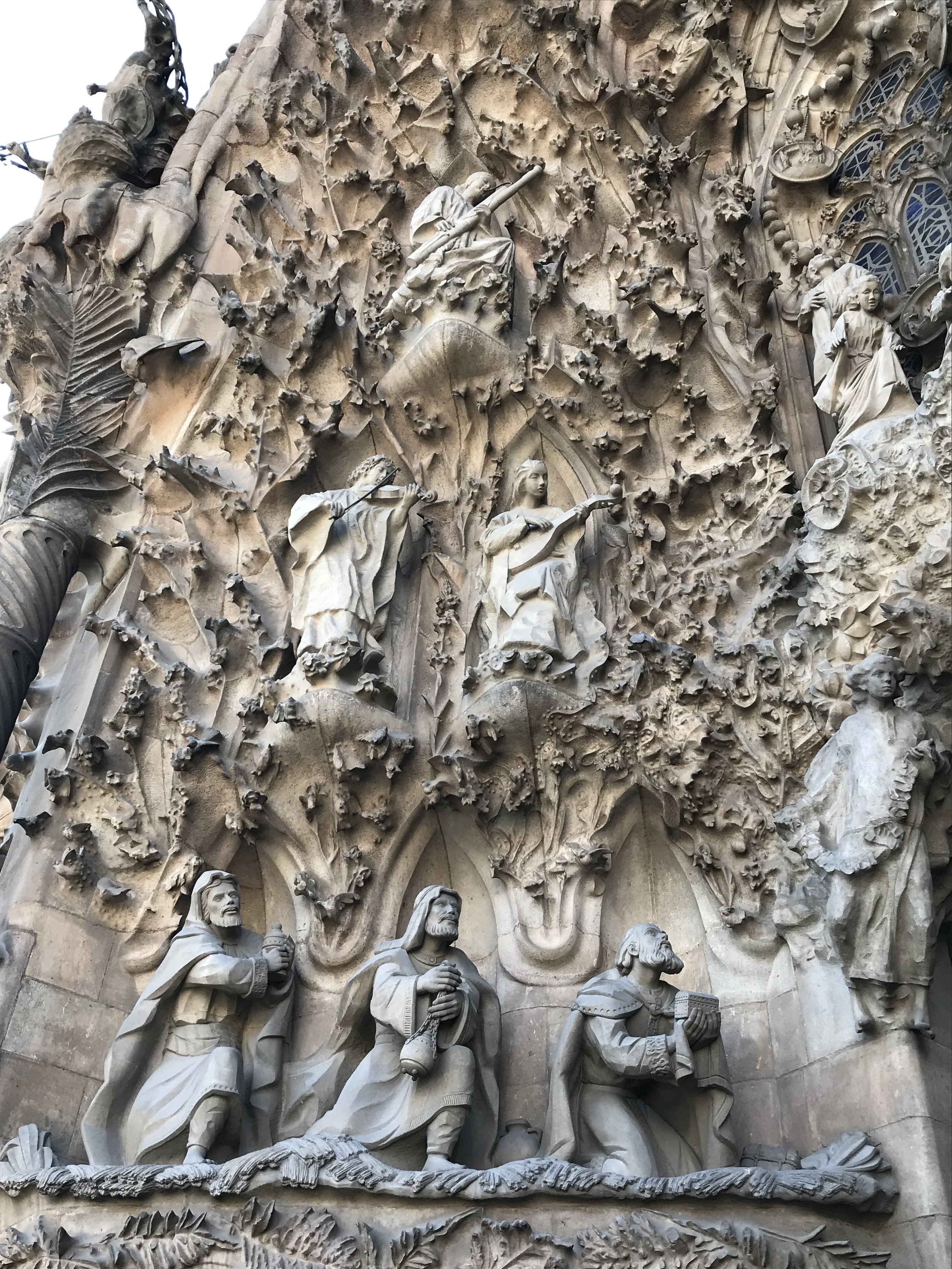 If you are traveling with kids, the london paris itinerary is great. 5 Day Itinerary For Barcelona Dash Of Adventure