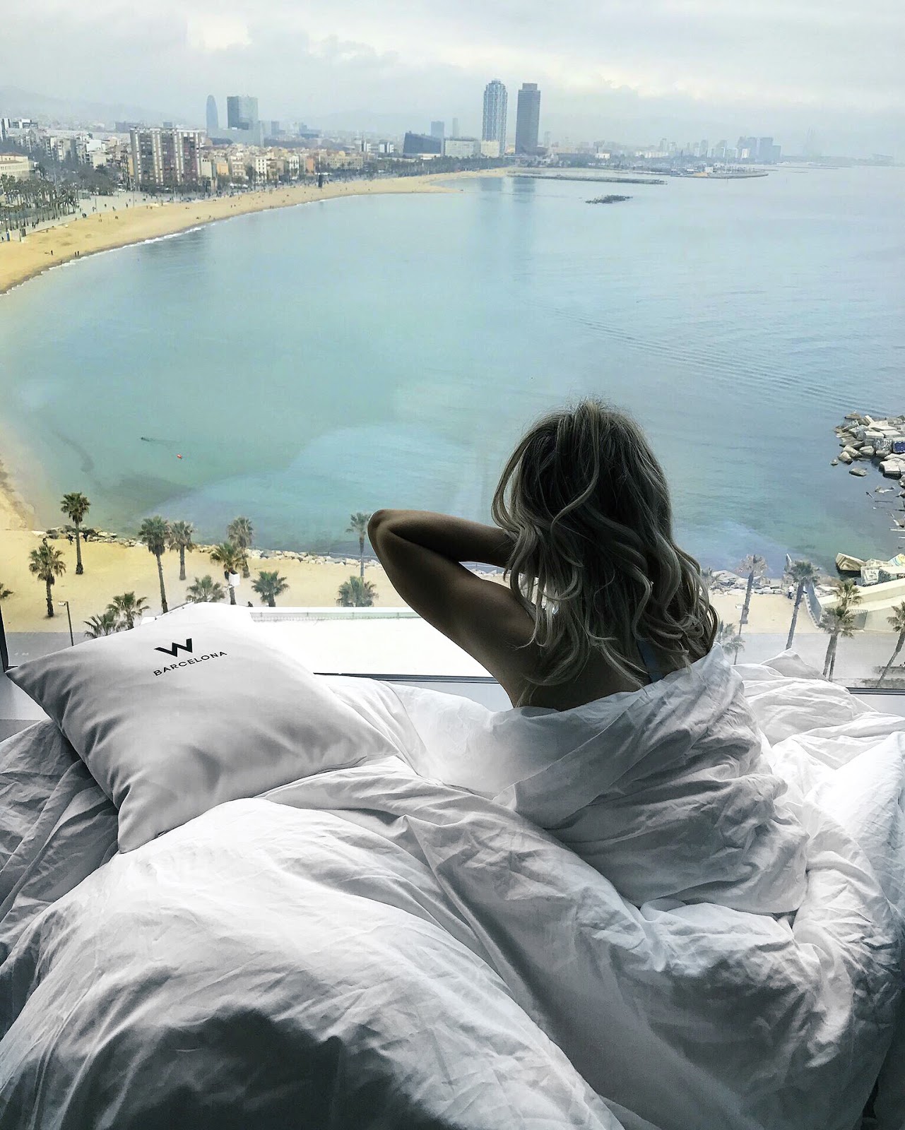 地 址： gran via de les corts catalanes num. Emtalks What To Do In Barcelona Huge Barcelona Travel Guide The Best Tapas In Barcelona