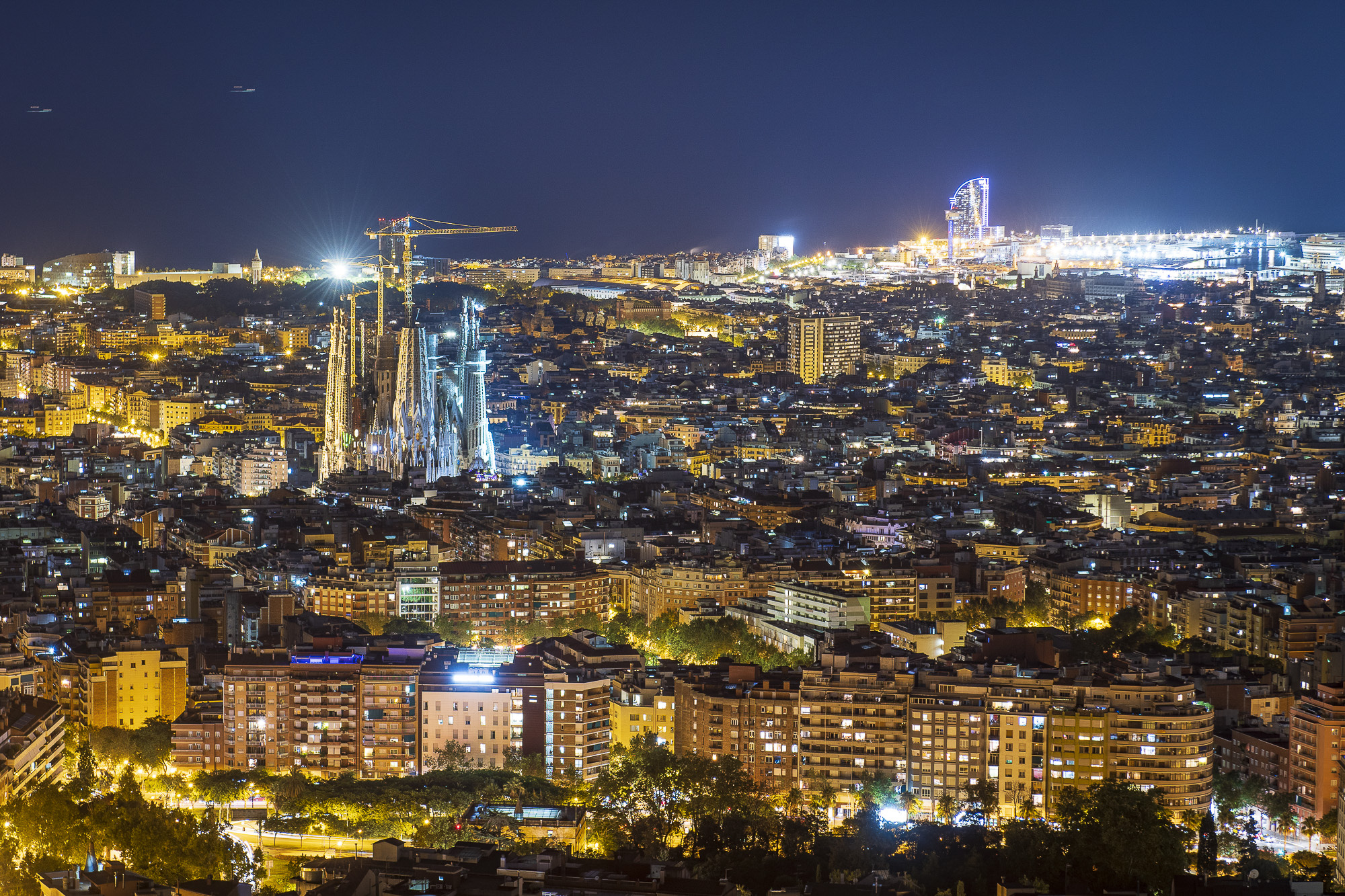 But not everyone can make it to france to see the historic b. Barcelona Night Photo Tour Aperture Tours