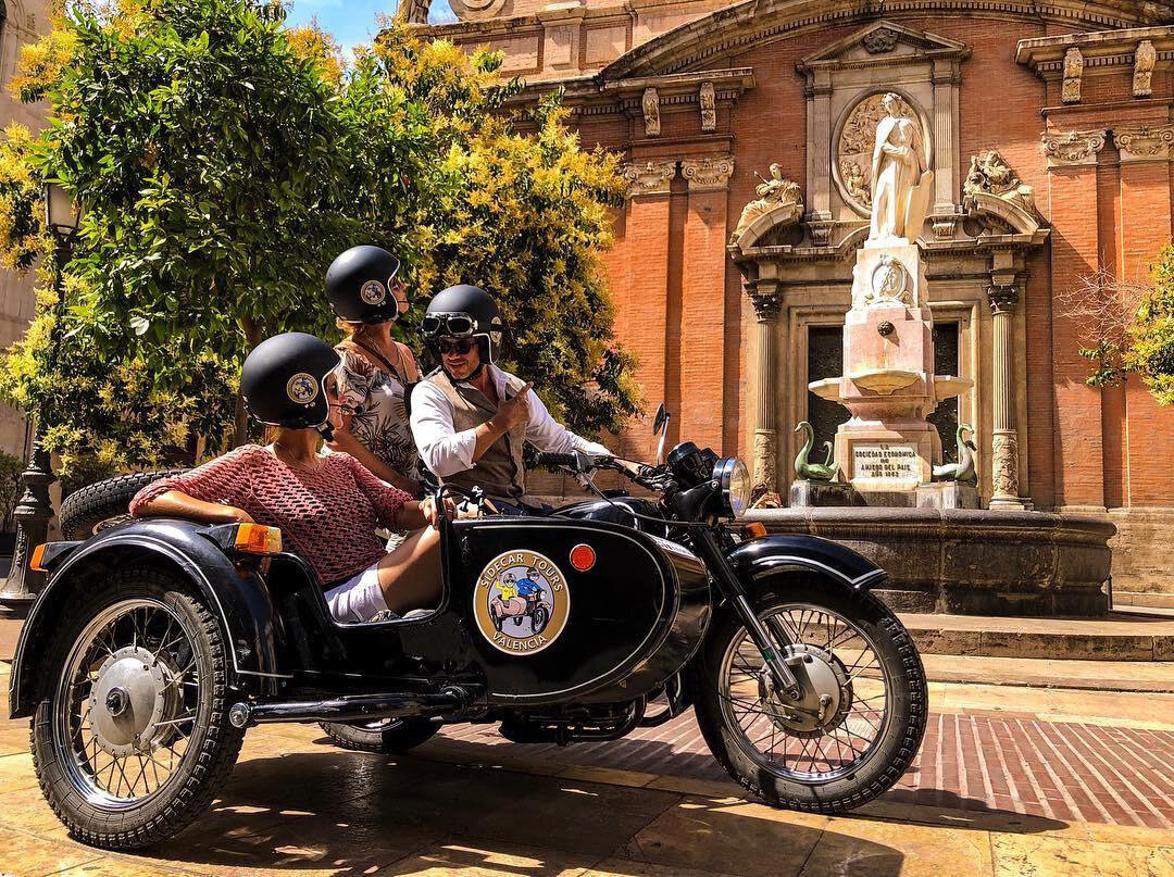 Picture This trend is the complete opposite of the sculpted look. Sidecar Tours Ural Motorcycles