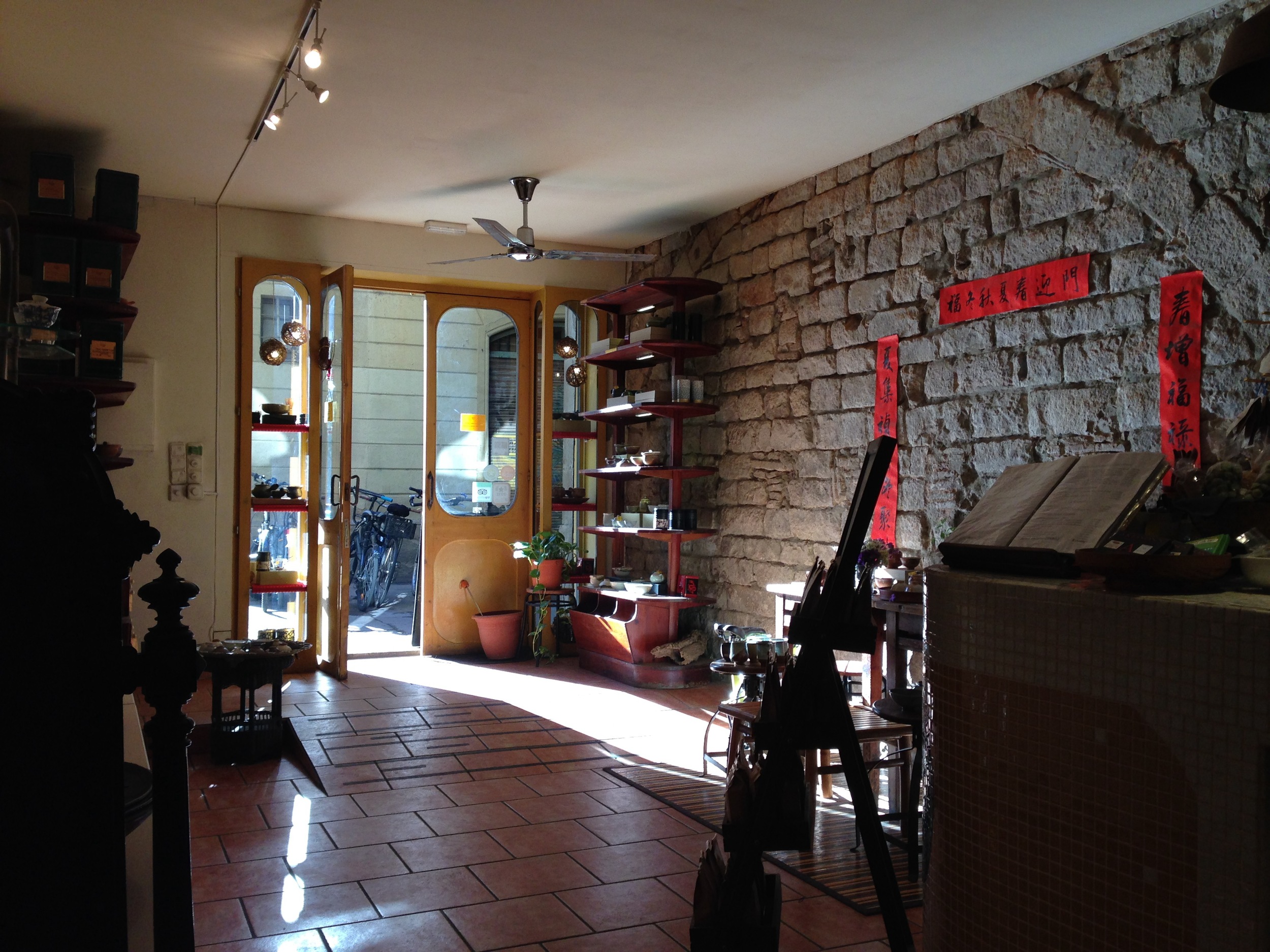 See how real people decorate their homes and get inspired! Literary City Guide Barcelona Eat This Poem