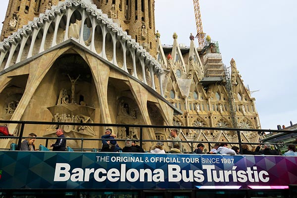 Traveling by bus has never been so sleek and comfortable, thanks to greyhound. Tourist Bus Barcelona Hop On Hop Off Bus Tour Probe Around The Globe