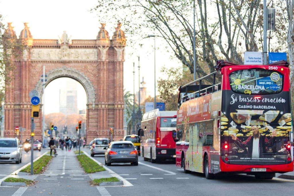 40+ Barcelona Tour City Bus Hop Off Package