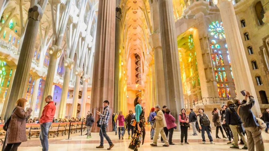 22+ Barcelona Tour Ride Package
